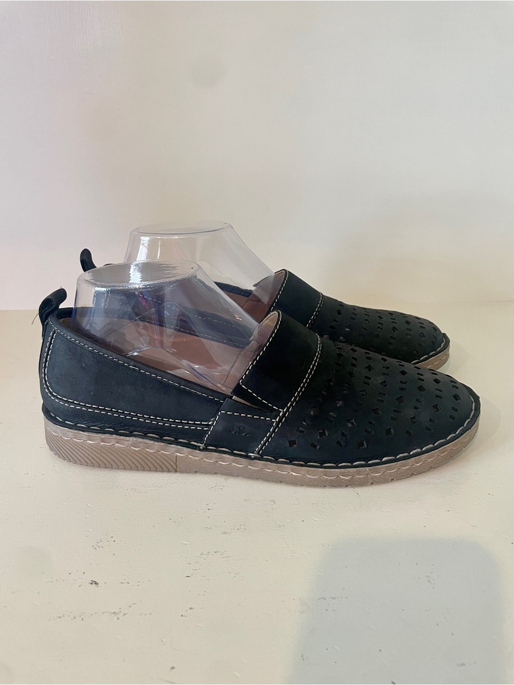 Josef Seibel Sofie Loafer 40 Black Perforated Leather Slip On Laser Cut